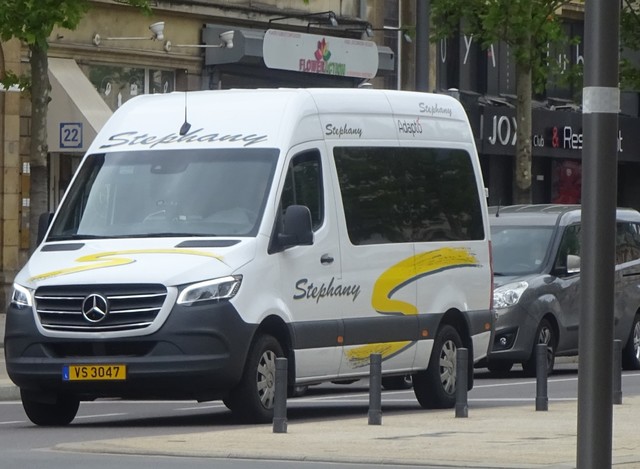 Foto van Stephany Mercedes-Benz Sprinter 3047 Minibus door Rotterdamseovspotter