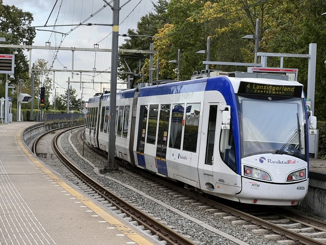 Foto van HTM RegioCitadis 4065 Tram door Stadsbus