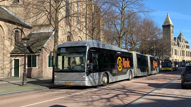 Foto van QBZ Van Hool AGG300 4215 Dubbelgelede bus door_gemaakt Stadsbus