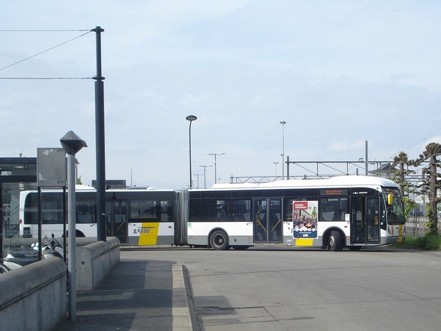 Foto van DeLijn Van Hool AG300 5557 Gelede bus door Lijn45