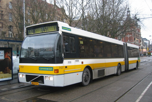 Foto van CXX Berkhof Duvedec G 7137 Gelede bus door_gemaakt wyke2207