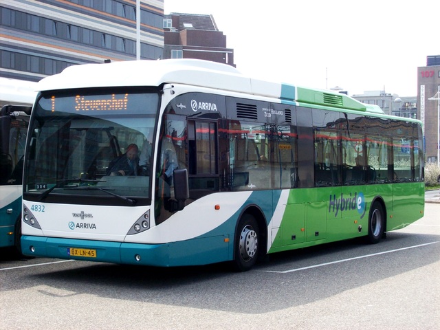 Foto van ARR Van Hool A300 Hybrid 4832 Standaardbus door wyke2207