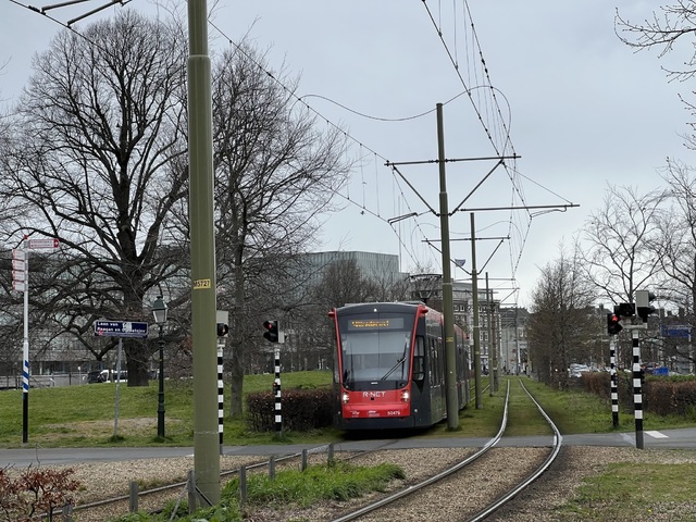 Foto van HTM Avenio 5047 Tram door Stadsbus