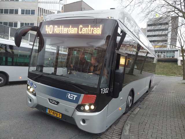 Foto van RET VDL Citea SLE-120 Hybrid 1302 Standaardbus door BusspotterWillem