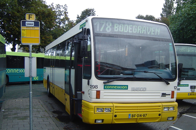 Foto van CXX Den Oudsten B89 1298 Standaardbus door wyke2207