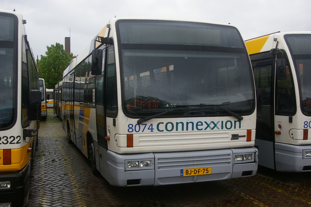 Foto van CXX Den Oudsten B95 8074 Standaardbus door wyke2207