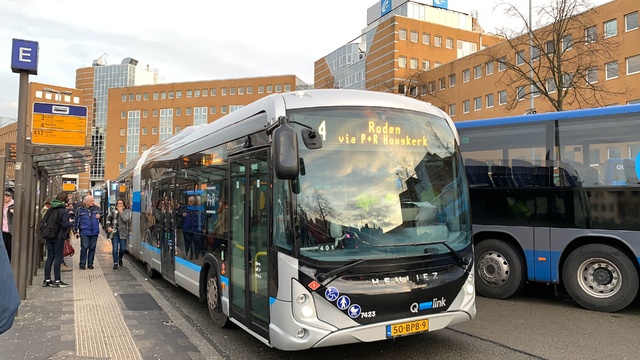 Foto van QBZ Heuliez GX437 ELEC 7423 Gelede bus door_gemaakt Stadsbus