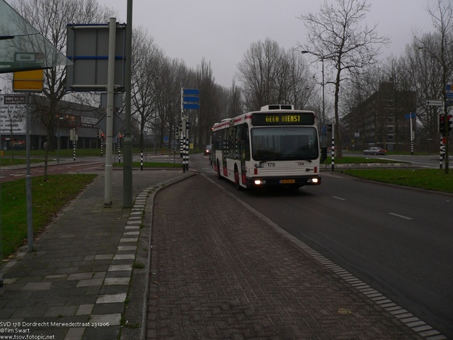 Foto van SVD Den Oudsten B96 178 Standaardbus door tsov