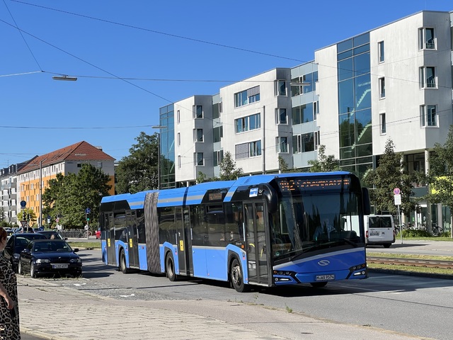 Foto van MVG Solaris Urbino 18 9574 Gelede bus door Stadsbus