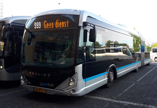 Foto van QBZ Heuliez GX437 ELEC 7416 Gelede bus door glenny82
