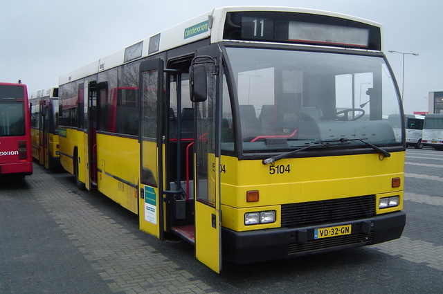 Foto van CXX Den Oudsten B88 5104 Standaardbus door wyke2207