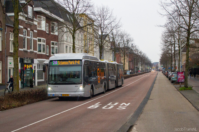 Foto van QBZ Van Hool AGG300 4203 Dubbelgelede bus door JacobTrains