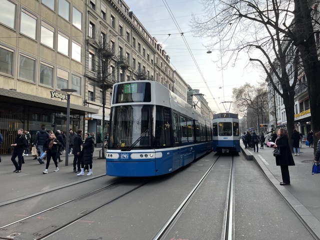 Foto van VBZ Flexity 4005 Tram door Stadsbus