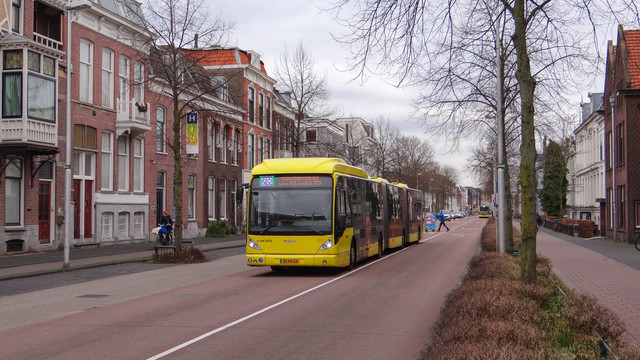 Foto van QBZ Van Hool AGG300 4211 Dubbelgelede bus door OVdoorNederland