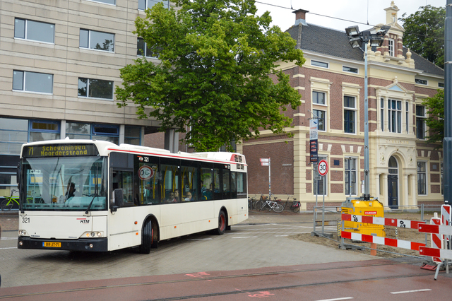 Foto van HTM Berkhof Diplomat 321 Standaardbus door Pakjesboot12