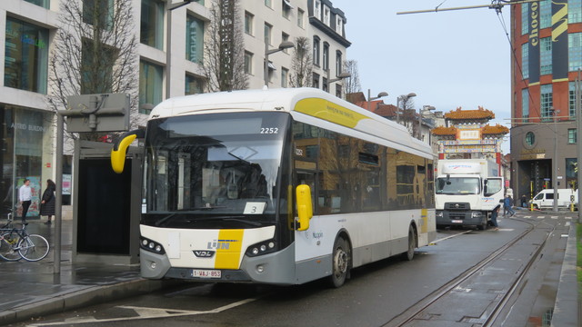 Foto van DeLijn VDL Citea SLE-120 Hybrid 2252 Standaardbus door TreinspotterUtrecht