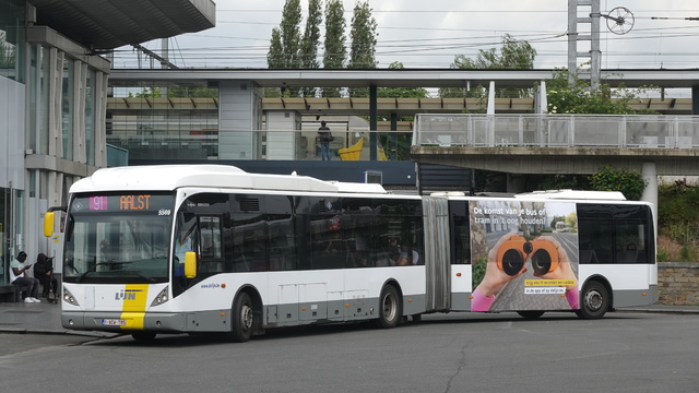 Foto van DeLijn Van Hool AG300 5569 Gelede bus door WDK6761G1