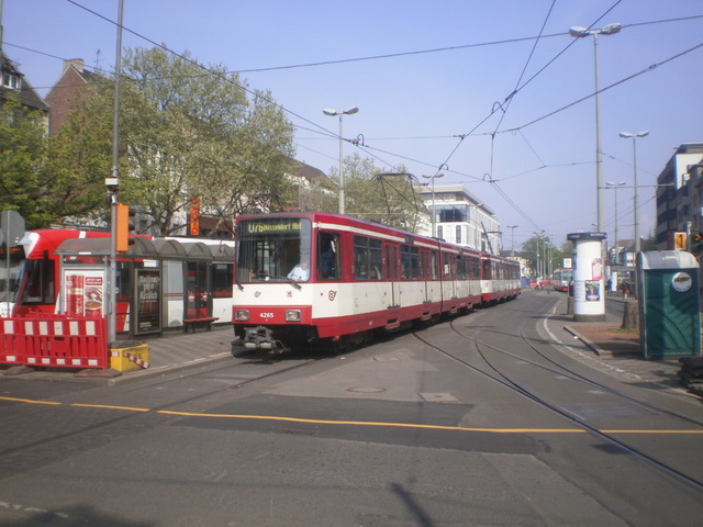 Foto van Rheinbahn Stadtbahnwagen B 4265 Tram door Perzik