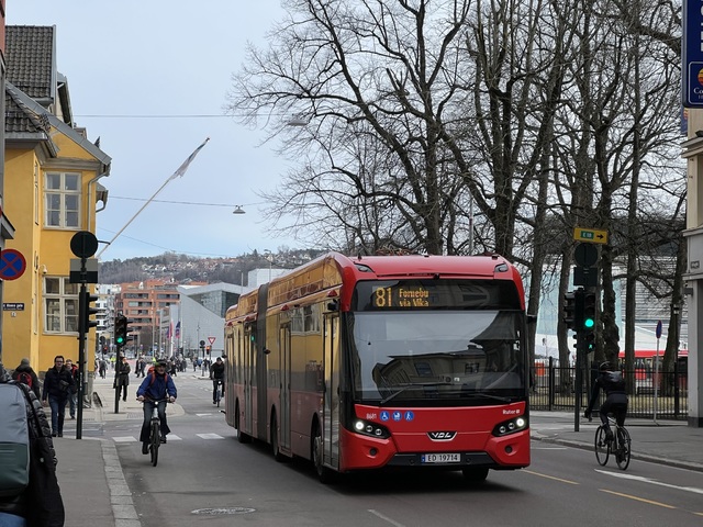 Foto van ConnectBus VDL Citea SLFA-180 Electric 8681 Gelede bus door_gemaakt Stadsbus