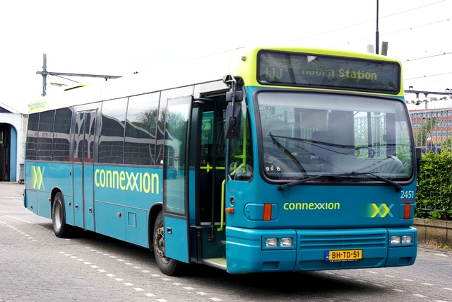 Foto van CXX Den Oudsten B95 2451 Standaardbus door wyke2207