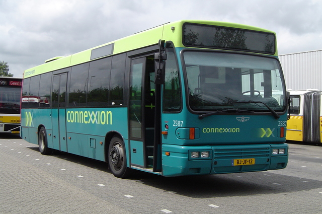 Foto van CXX Den Oudsten B95 2587 Standaardbus door wyke2207