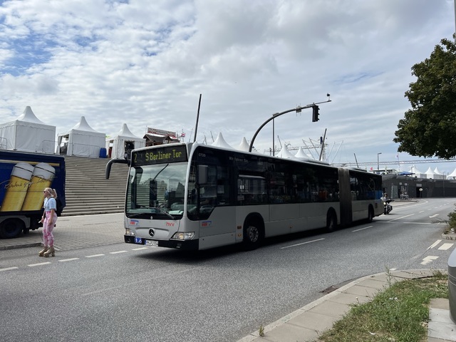 Foto van VHH Mercedes-Benz Citaro G 720 Gelede bus door Stadsbus