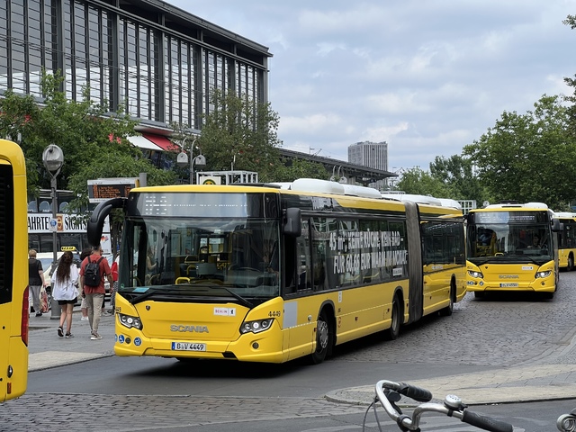 Foto van BVG Scania Citywide LFA 4449 Gelede bus door Stadsbus