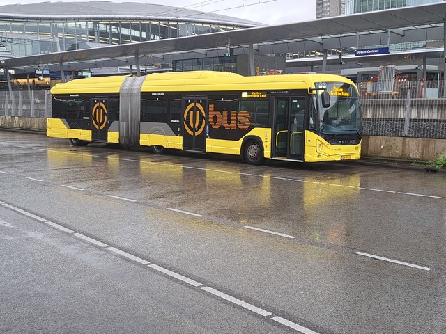 Foto van QBZ Heuliez GX437 ELEC 4825 Gelede bus door treinspotter-Dordrecht-zuid
