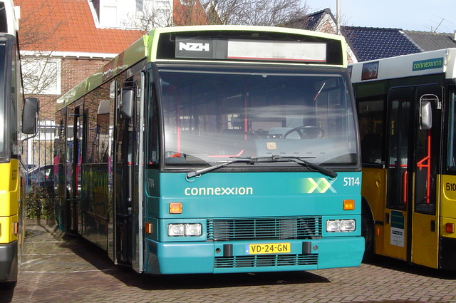 Foto van CXX Den Oudsten B88 5114 Standaardbus door wyke2207