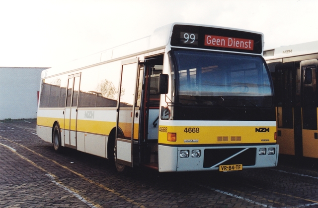 Foto van CXX Berkhof Duvedec 4668 Standaardbus door wyke2207