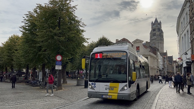 Foto van DeLijn Van Hool A309 Hybrid 2467 Midibus door Stadsbus
