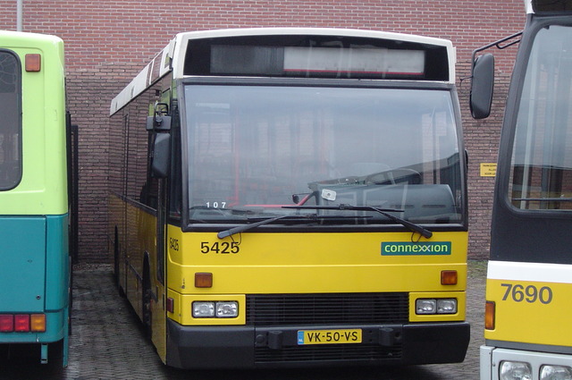 Foto van CXX Den Oudsten B88 5425 Standaardbus door wyke2207