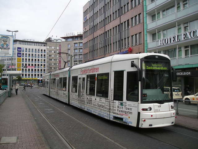Foto van VGF VGF Baureihe S 203 Tram door Perzik