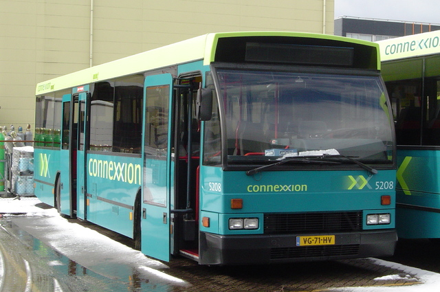 Foto van CXX Den Oudsten B88 5208 Standaardbus door wyke2207