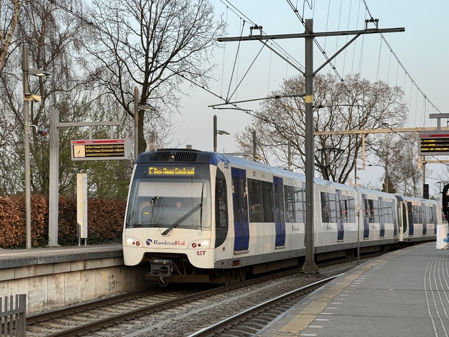 Foto van RET RSG3 5516 Metro door Stadsbus