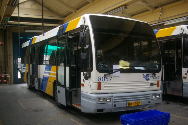 Foto van CXX Den Oudsten B95 8057 Standaardbus door wyke2207