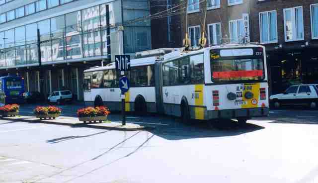 Foto van GVM Van Hool AG280T 227 Gelede bus door Jelmer