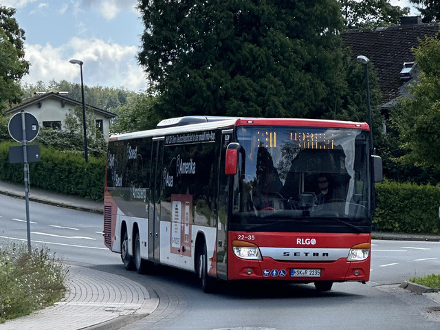 Foto van RLG Setra S 418 LE Business 2235 Standaardbus door Ovzuidnederland