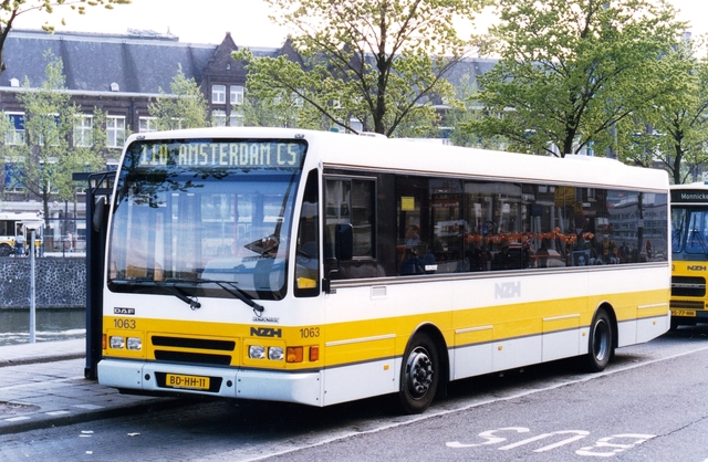 Foto van NZH Berkhof 2000NL 1063 Standaardbus door wyke2207