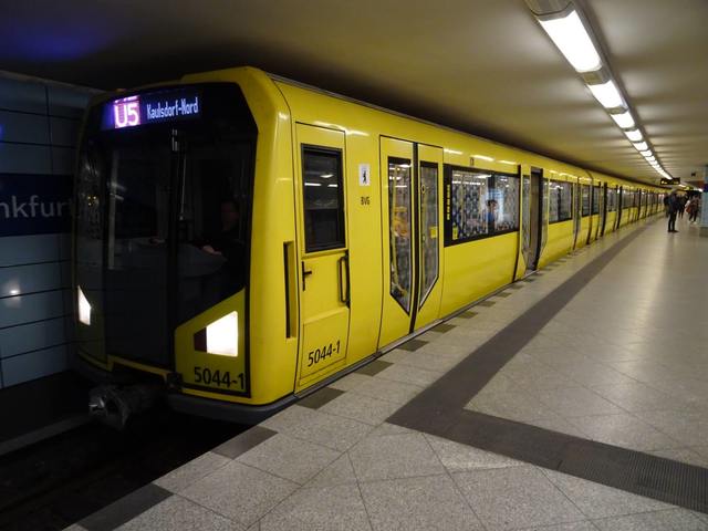 Foto van BVG BVG Baureihe H 5044 Metro door Jossevb