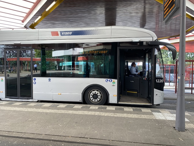 Foto van RET VDL Citea SLE-120 Hybrid 1220 Standaardbus door OVSpotterIsaiah