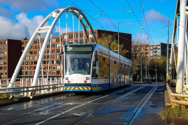 Foto van GVB Siemens Combino (2-richting) 2203 Tram door TransportspotterAmsterdam