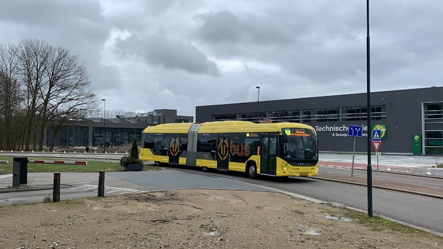 Foto van QBZ Heuliez GX437 ELEC 4817 Gelede bus door_gemaakt Stadsbus