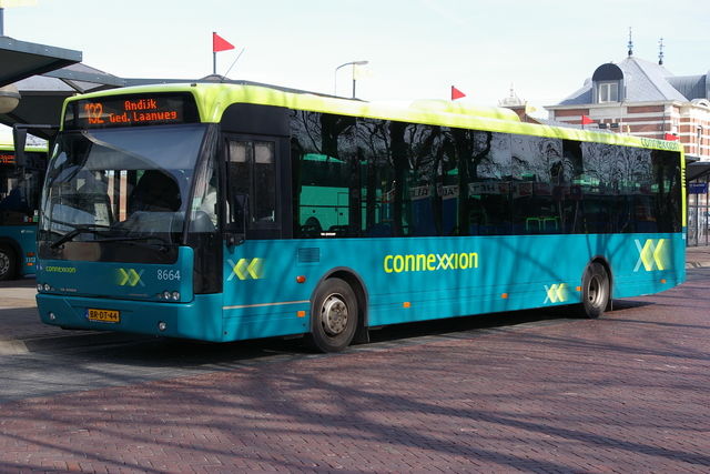 Foto van CXX VDL Ambassador ALE-120 8664 Standaardbus door wyke2207