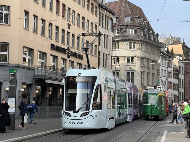 Foto van BVB Flexity 5007 Tram door Stadsbus