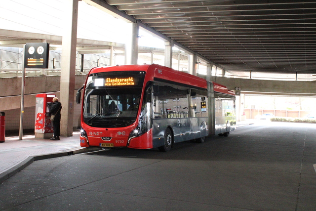 Foto van CXX VDL Citea SLFA-181 Electric BRT 9750 Gelede bus door ZO6176
