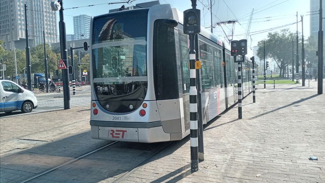 Foto van RET Rotterdamse Citadis 2041 Tram door Sneltram