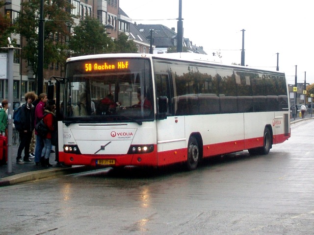 Foto van VEO Volvo 8700 RLE 5809 Standaardbus door wyke2207
