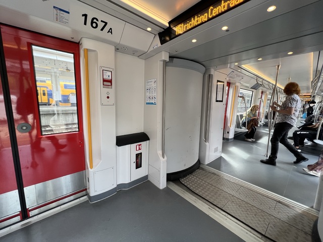 Foto van GVB M7 167 Metro door_gemaakt Stadsbus