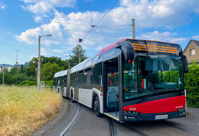 Foto van Rheinbahn Solaris Urbino 18 8546 Gelede bus door svanpoppel